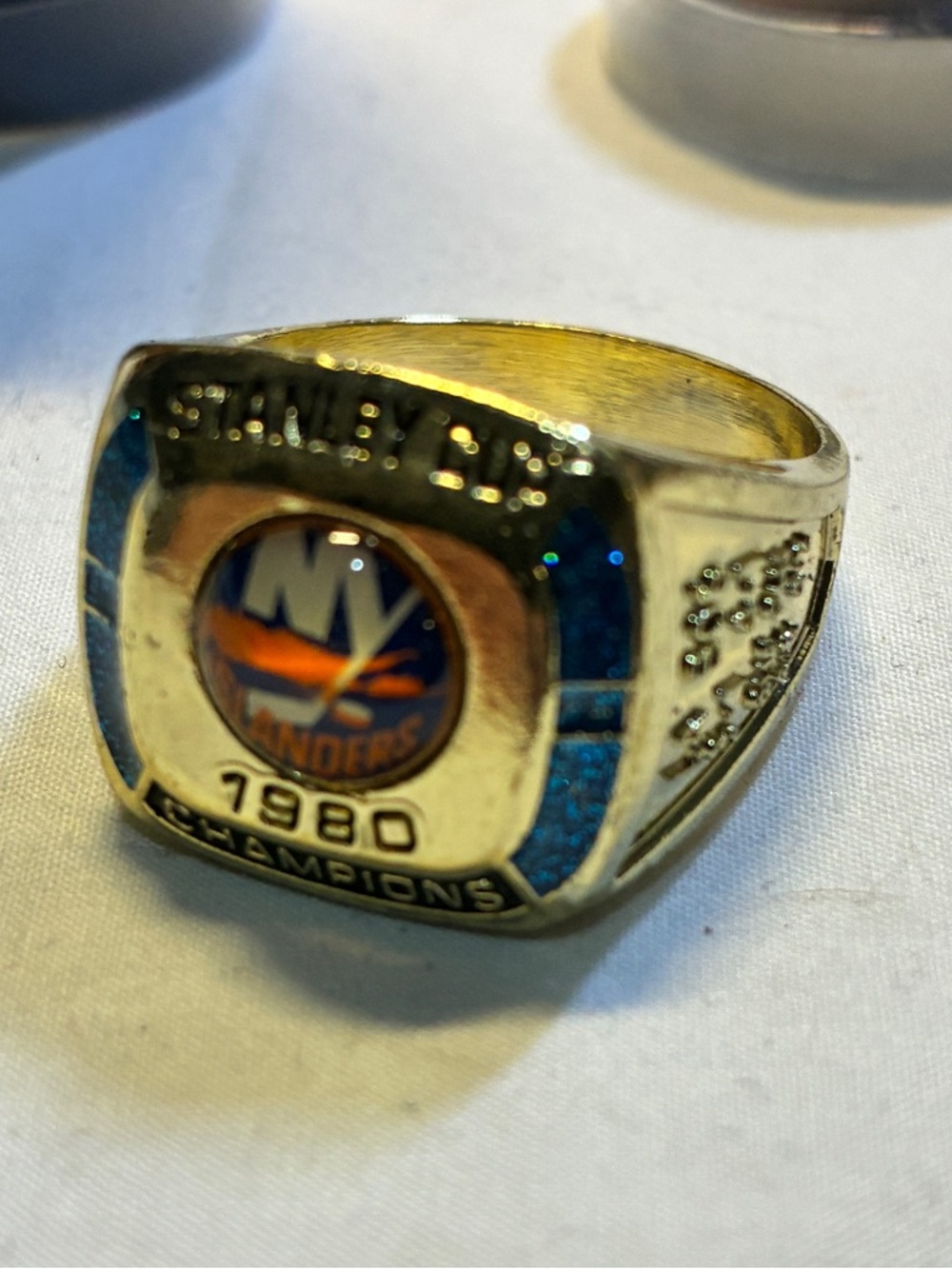 New York Islanders Stanley Cup Commemorative Ring Molson 2015 NHL